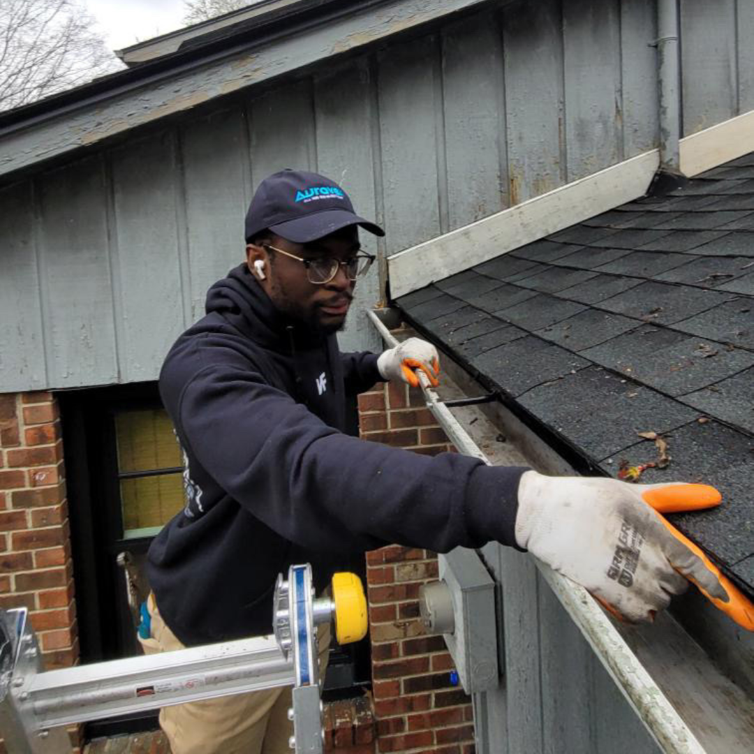 Auravex Gutters technician replacing gutters in Noblesville, Indiana